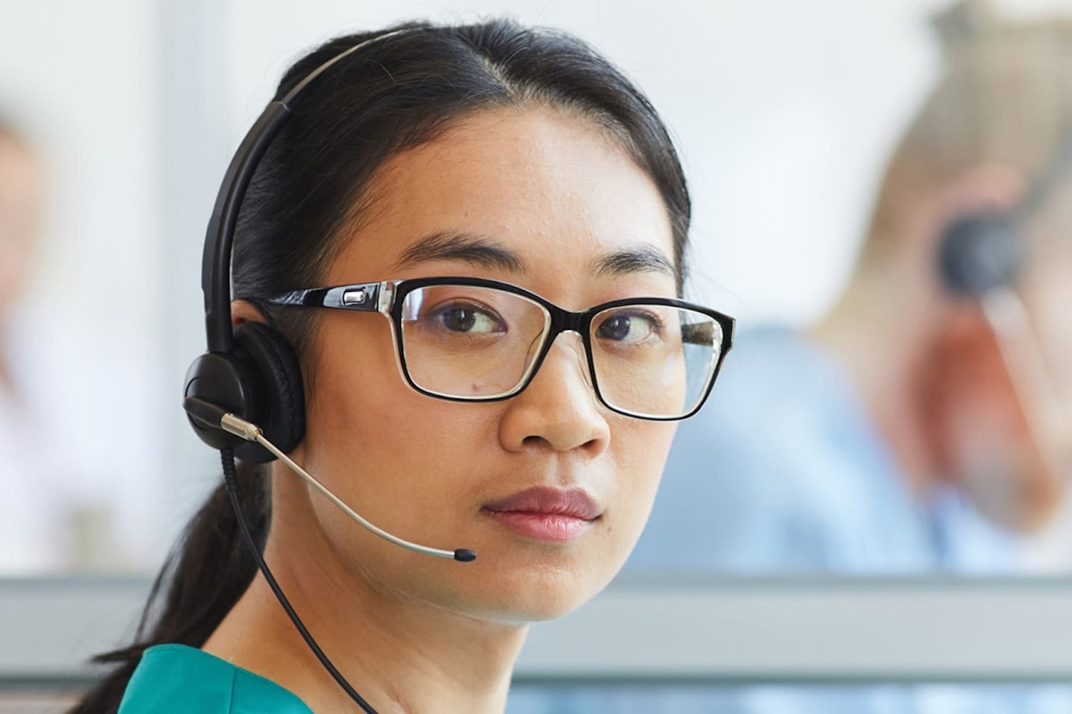 AI Contact Centre Australia: How GenAI is Transforming Customer Service Down Under / Mitel ANZ