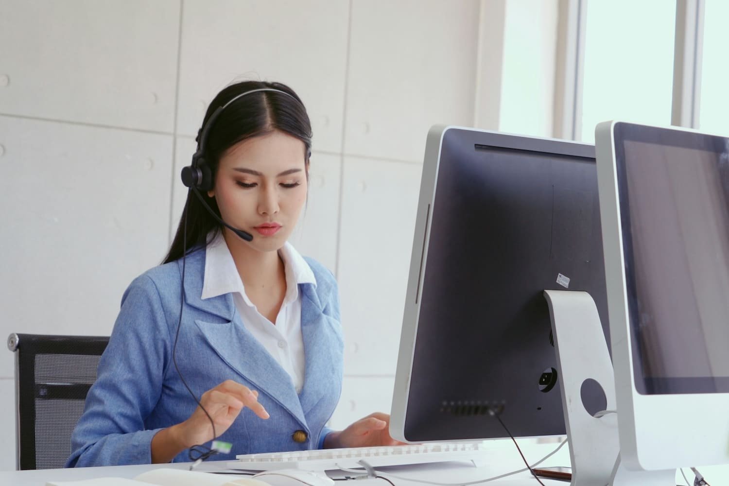 Australian Contact Centre Compliance: Simplifying Privacy and Regulatory Requirements / Mitel ANZ