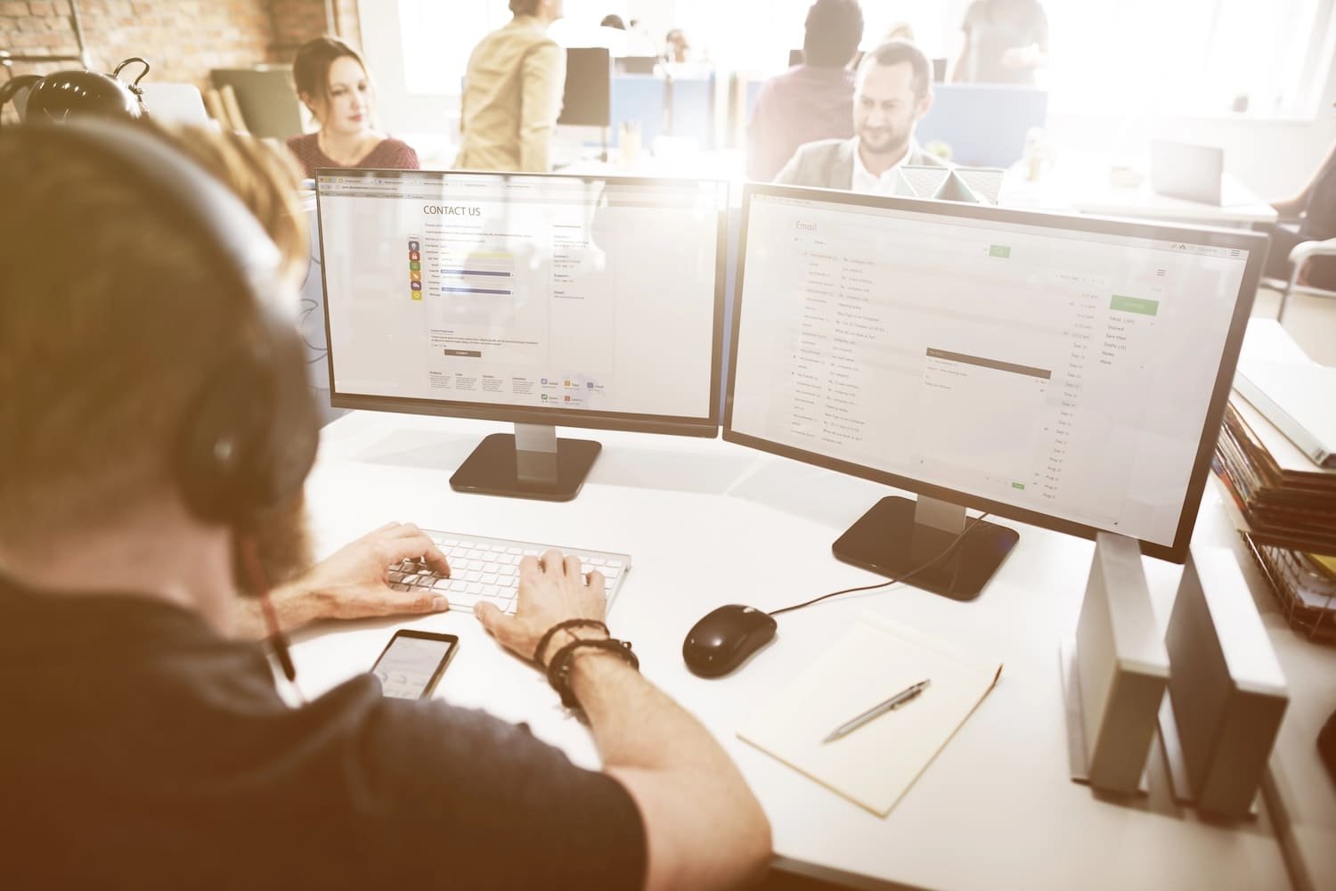 Contact Centre Modernisation: Why Legacy Systems Are Costing Australian Businesses Millions / Mitel ANZ Contact Centre Modernisation: Why Legacy Systems Are Costing Australian Businesses Millions / Mitel ANZ